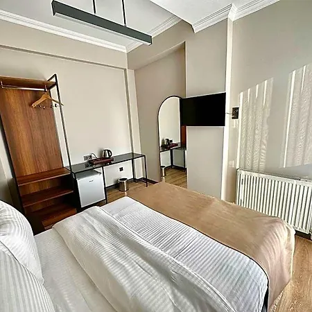 Nora Airport Hotel 3*